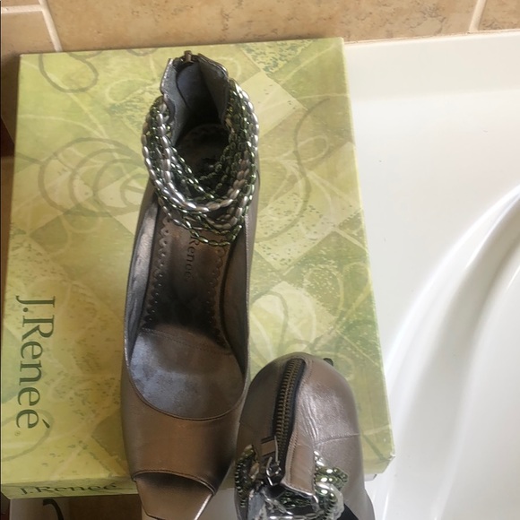 J. Renee Metallic Makenay heels - Picture 6 of 7
